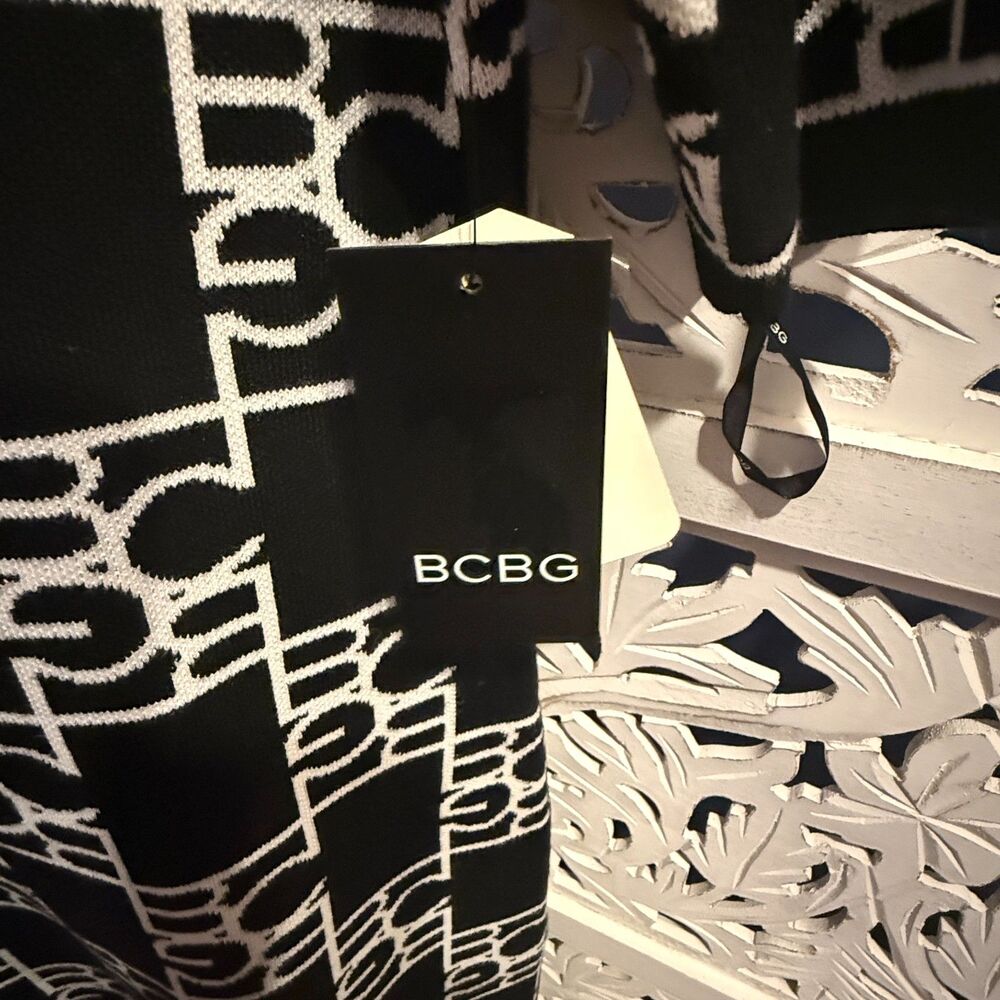 BCBG Black and White Logo Knit Midi Dress NWT Woman size Medium - Picture 7 of 7